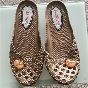 Women's Tan Jelly Woven Mule Shoes size 9